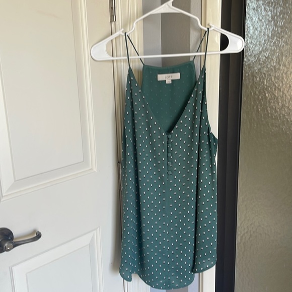 LOFT Tops - Loft Green Pink Floral V-Neck Shell Button Detail